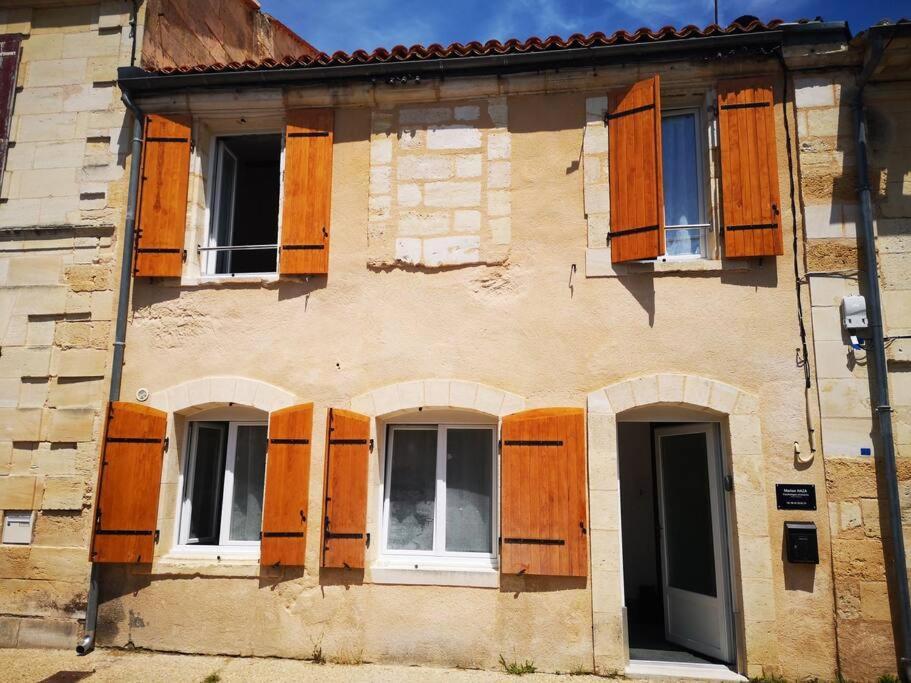 Maison De Ville Pres Du Port Bourg Extérieur photo